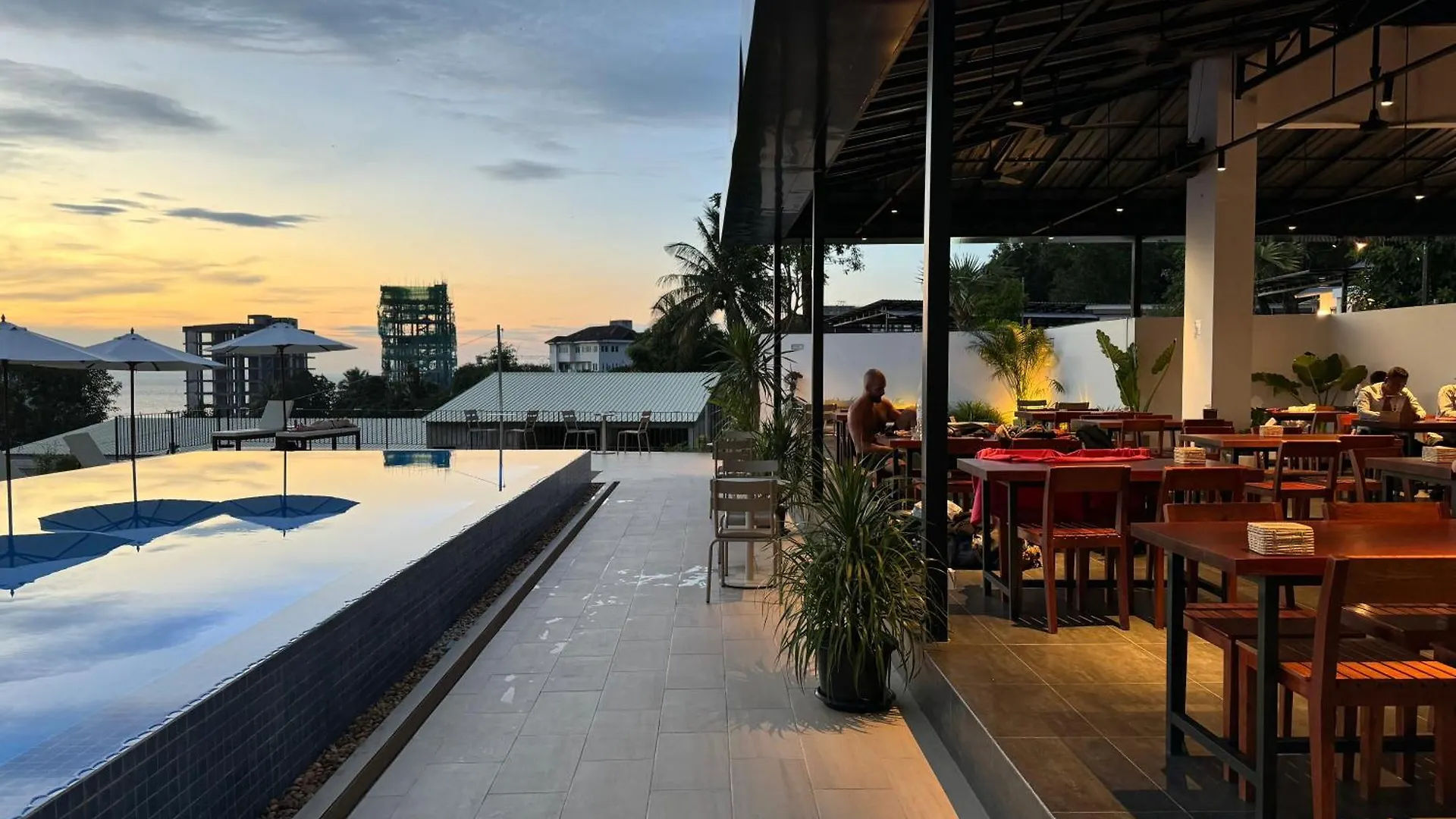 Hostel Onederz Sihanoukville - 10 Mins Walk From The Tourism Pier