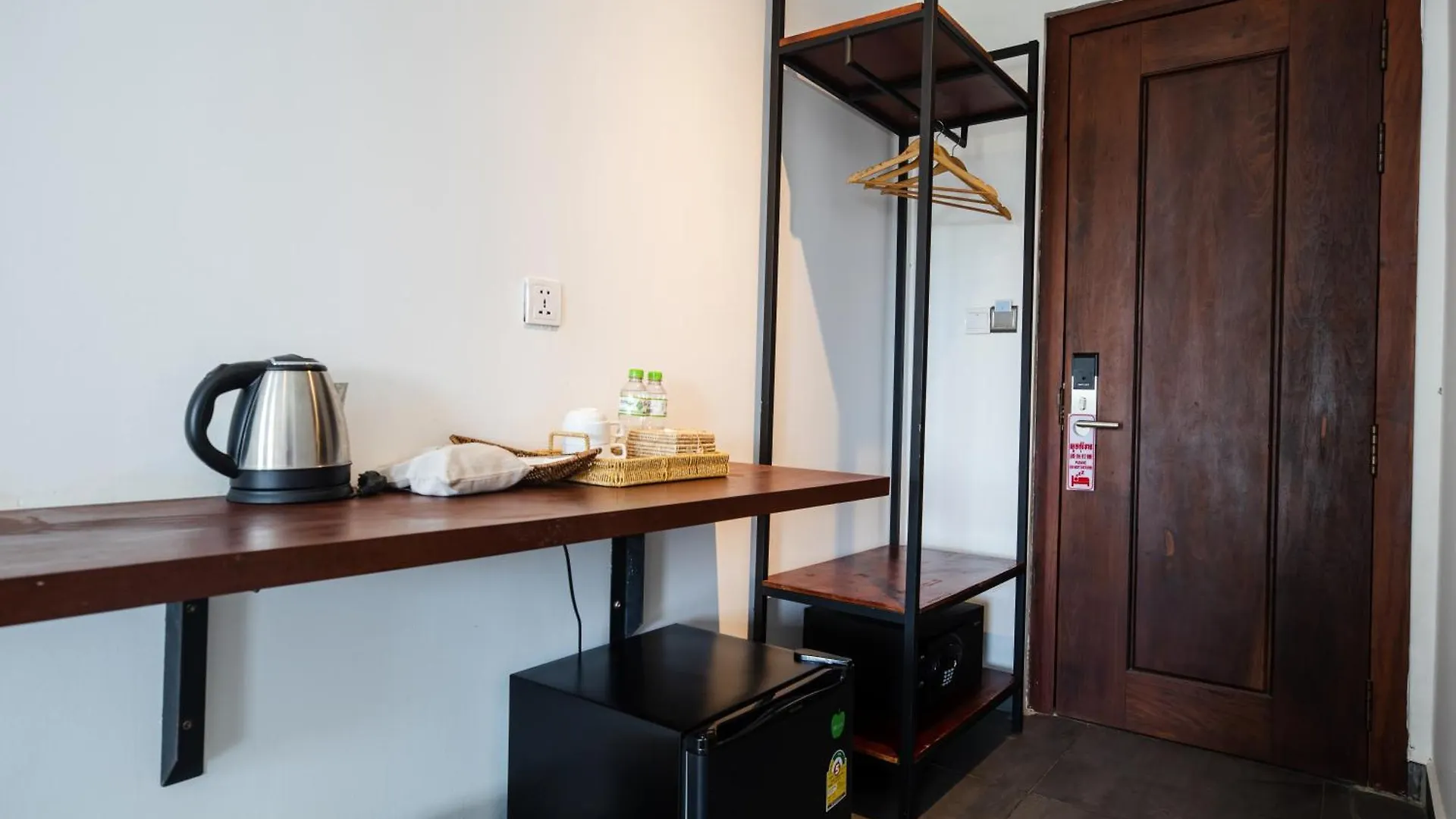 Hostel Onederz Sihanoukville - 10 Mins Walk From The Tourism Pier